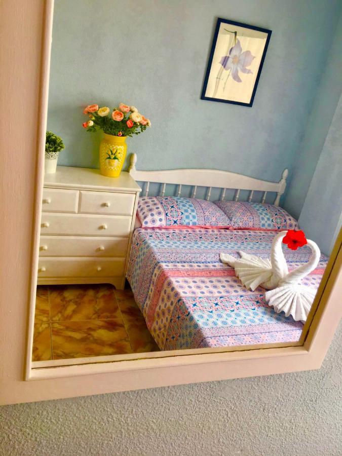 Sea-View Apartment With A Tennis Court 아데제 외부 사진