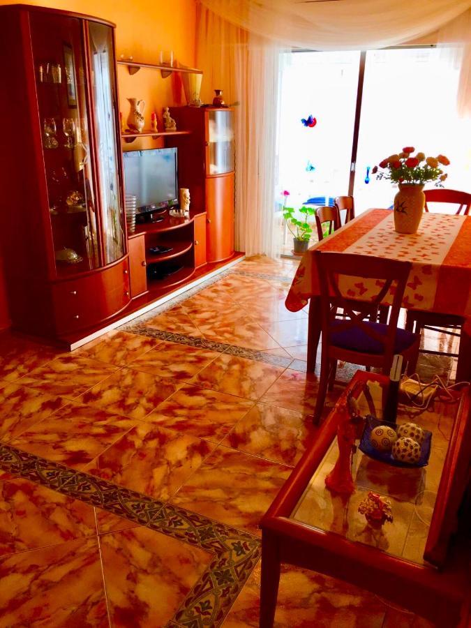 Sea-View Apartment With A Tennis Court 아데제 외부 사진