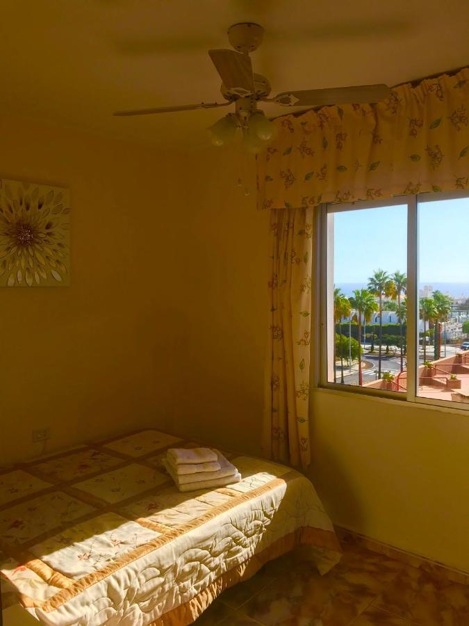 Sea-View Apartment With A Tennis Court 아데제 외부 사진